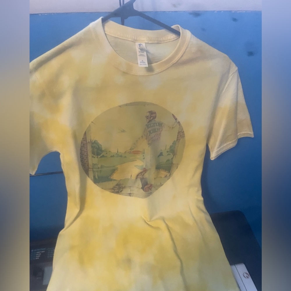 Elton John Goodbye Yellow Brick Road tee